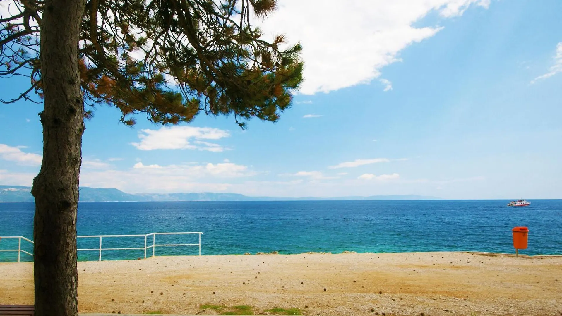 Дом отдыха Villa Mediterranea, An Idyllic New Villa With A Mediterranean Touch Vinez