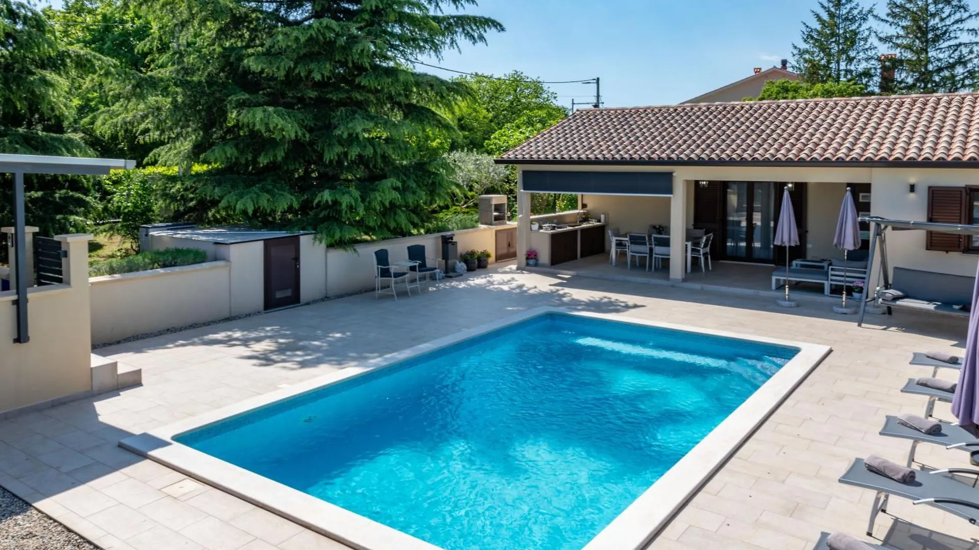 Villa Mediterranea, An Idyllic New Villa With A Mediterranean Touch Vinez