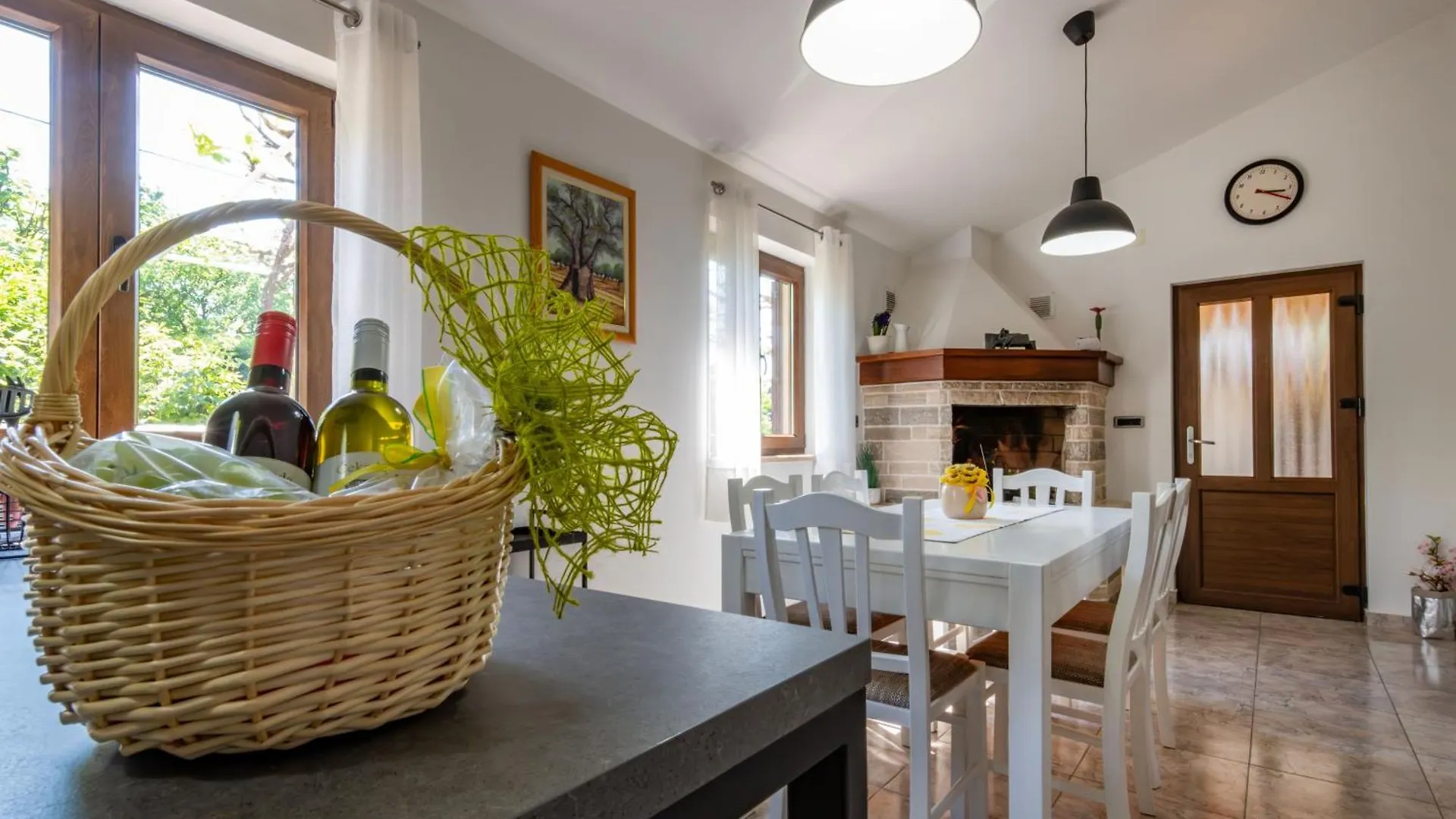 Villa Mediterranea, An Idyllic New Villa With A Mediterranean Touch Vinez