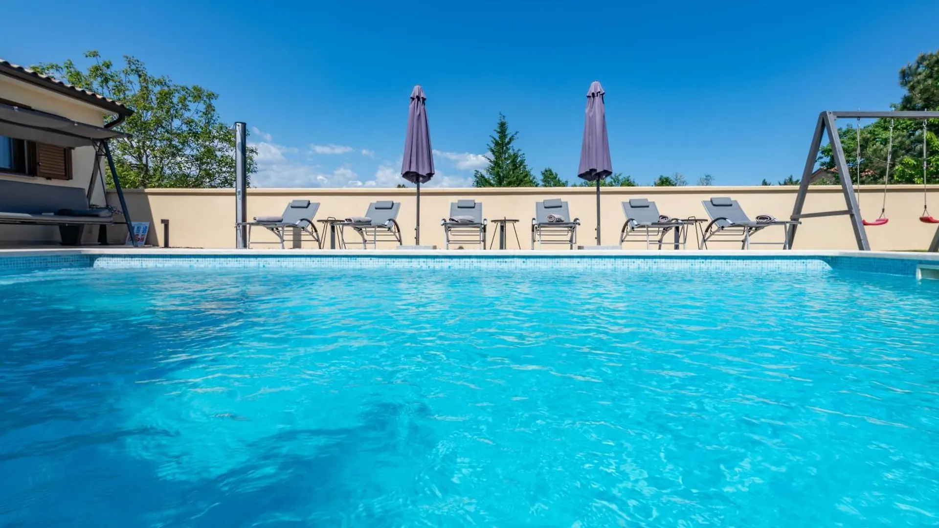 Дом отдыха Villa Mediterranea, An Idyllic New Villa With A Mediterranean Touch Vinez